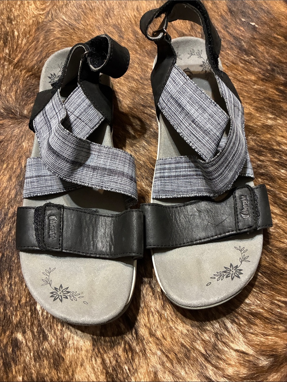 Therafit woman’s sandals size 9